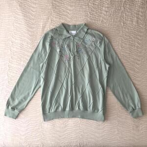 ✨SOLD✨ Alfred Dunner green vintage embroidered floral quarter zip sweatshirt